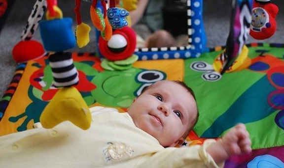 26岁孕妇被剖腹取婴离世,女子怀孕28周剖腹产出11个孩子