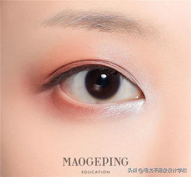 手把手教你画眼妆逆天化妆术,眼妆这样画不要整形也能逆袭