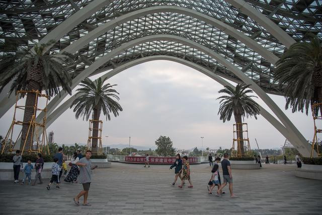 三亚哪里的海景最美,三亚的海边夜景真的很美