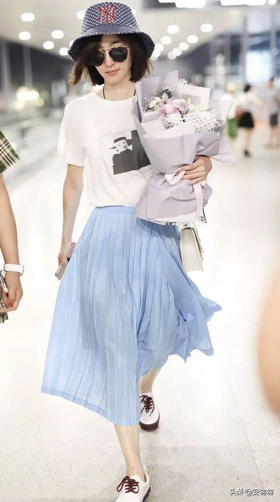 下半年第一周明星们都穿哪些转运装，一起看明星机场秀吧
