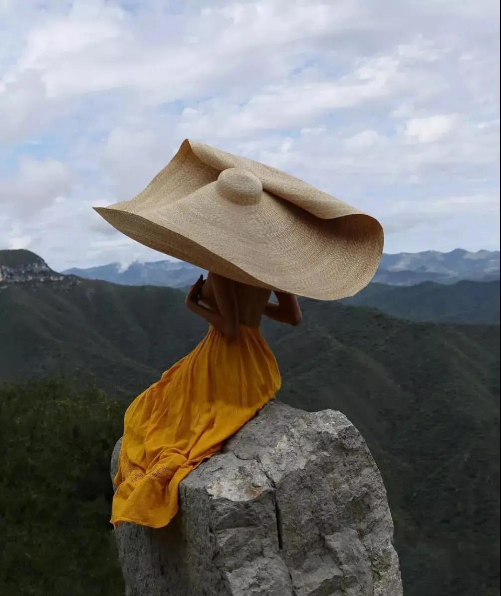 好物丨Jacquemus：从无名小镇闯入世界，南法农夫的时尚逆袭