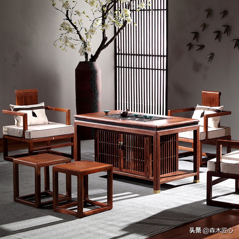 呷一口生活中的庄重，在袅袅的茶香里，沉淀世间百态