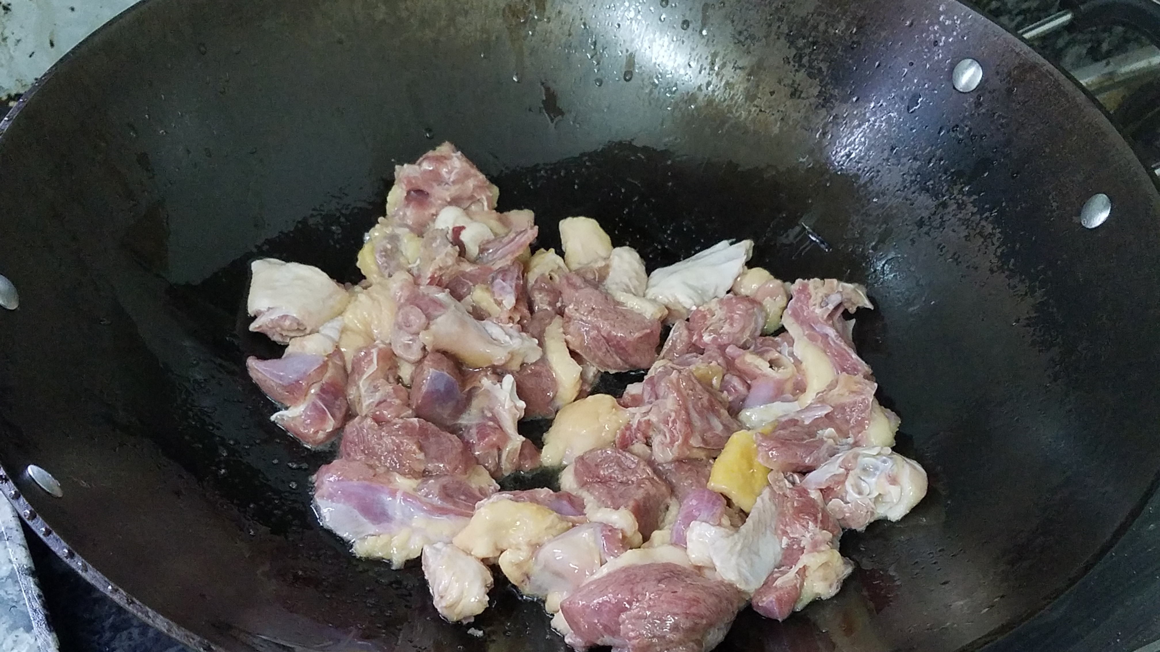 咸香脆的鸭肉,咸香鸭肉