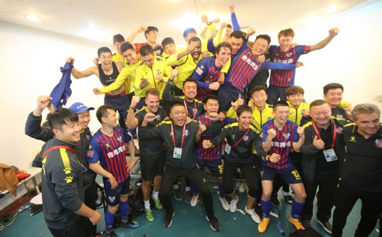 鍐茶秴浜氭嘲,鍐茶秴鐜板満