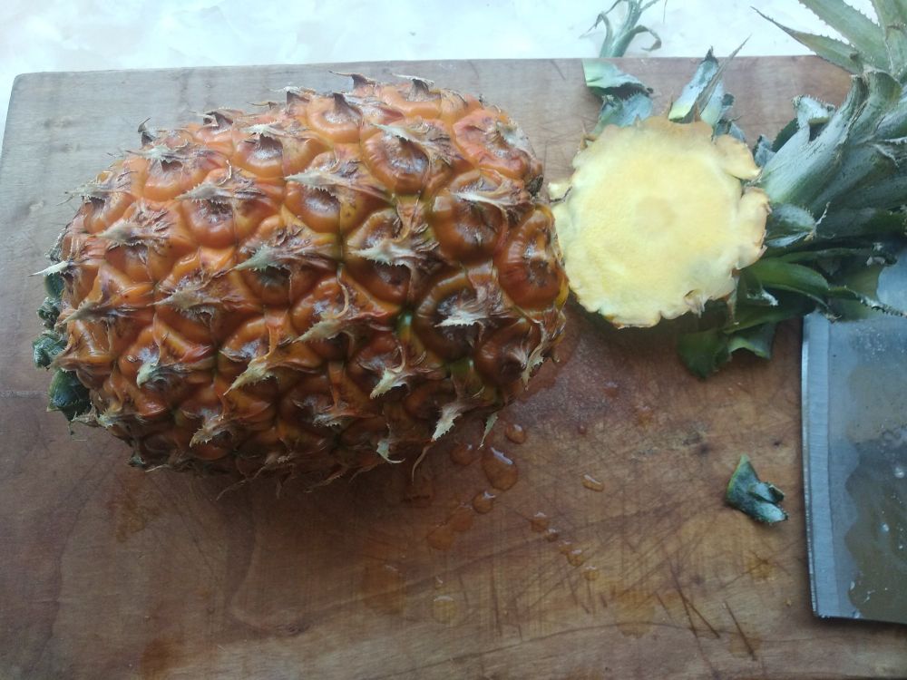 菠萝绿皮好吃还是黄皮好吃,菠萝青皮好还是黄皮好