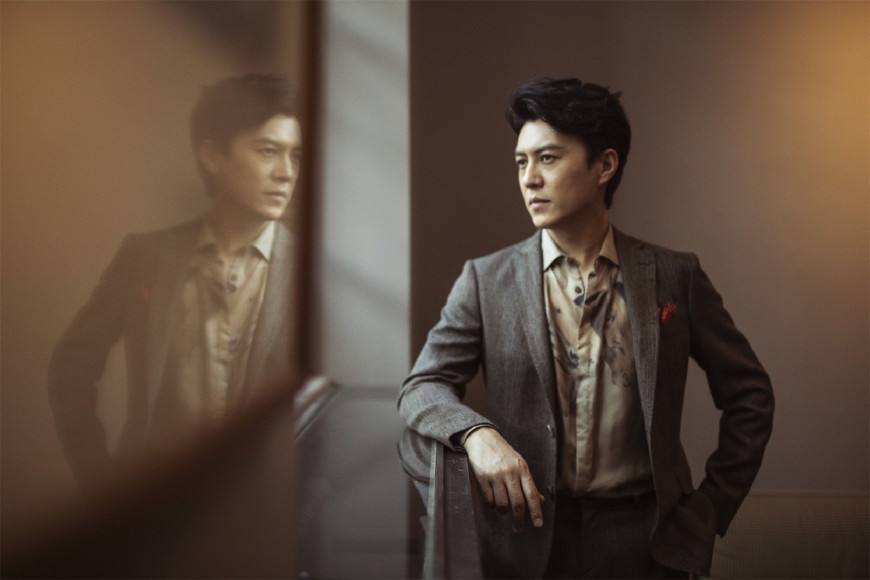 假冒靳东诈骗八人获刑,靳东戴的是什么表