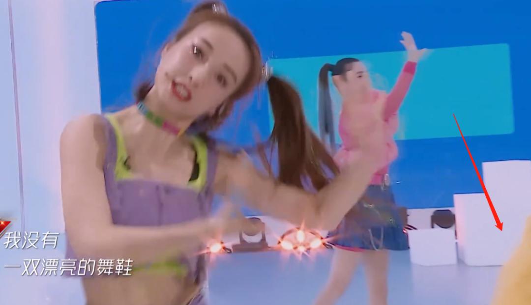 宁静乘风破浪的姐姐万茜出场,乘风破浪宁静黄龄万茜唱歌