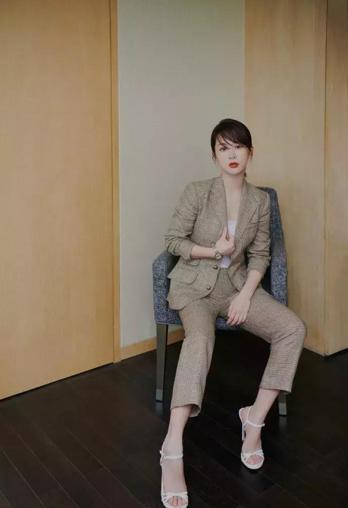 亲爱的热爱的佟年的身份曝光,亲爱的热爱的佟年身份爆光哪一集