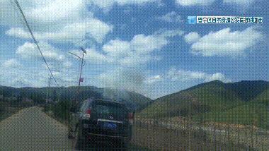 一不小心，他放火把山烧着了