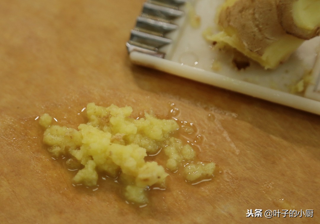 姜撞奶做法不凝固的原因,冬日甜品生姜奶不用锅煮