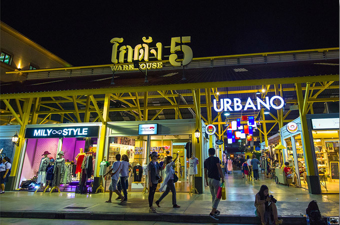 曼谷joddfairs夜市水果西施,曼谷滨河夜市和考山路夜市哪个好