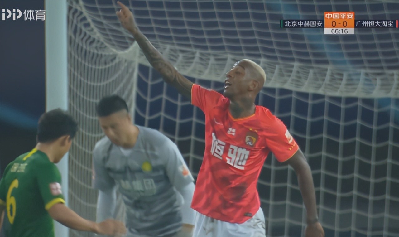 京粤大战争议cba,北京国安李可手球