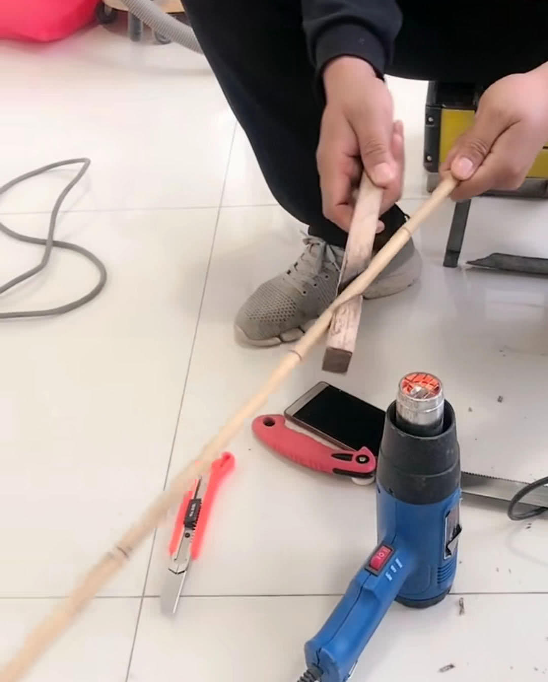 自己动手制作竹竿钓鱼,如何制作简易竹竿钓鱼