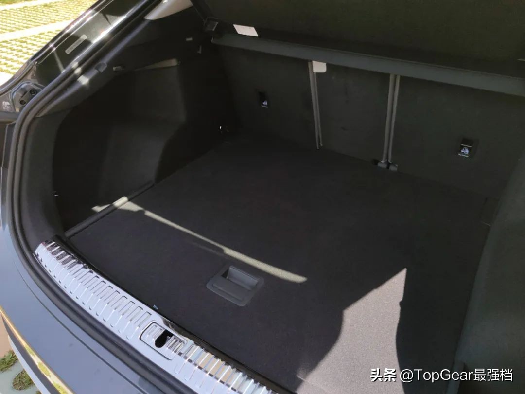 奥迪q3侧颜图片,奥迪q3轿跑美背