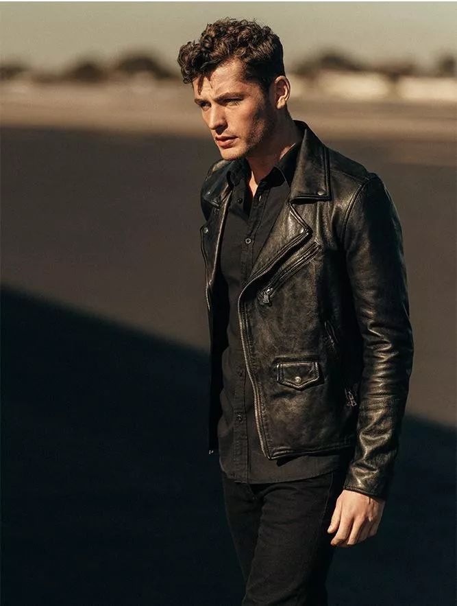 不撸铁可以练出肌肉吗,不撸铁能锻炼出翘臀吗