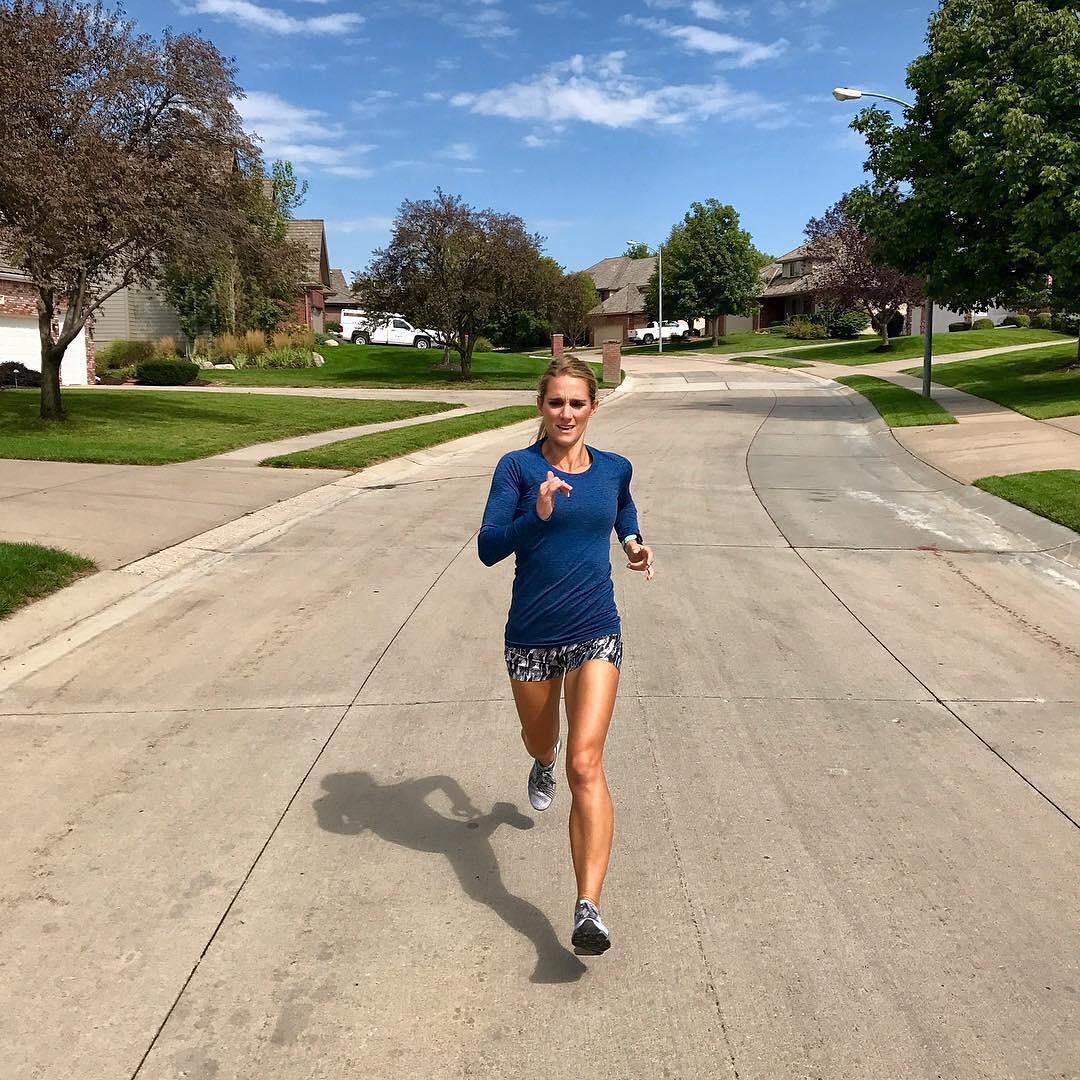 跑步节食减肥多久能看到效果,跑步断食一个星期不掉秤