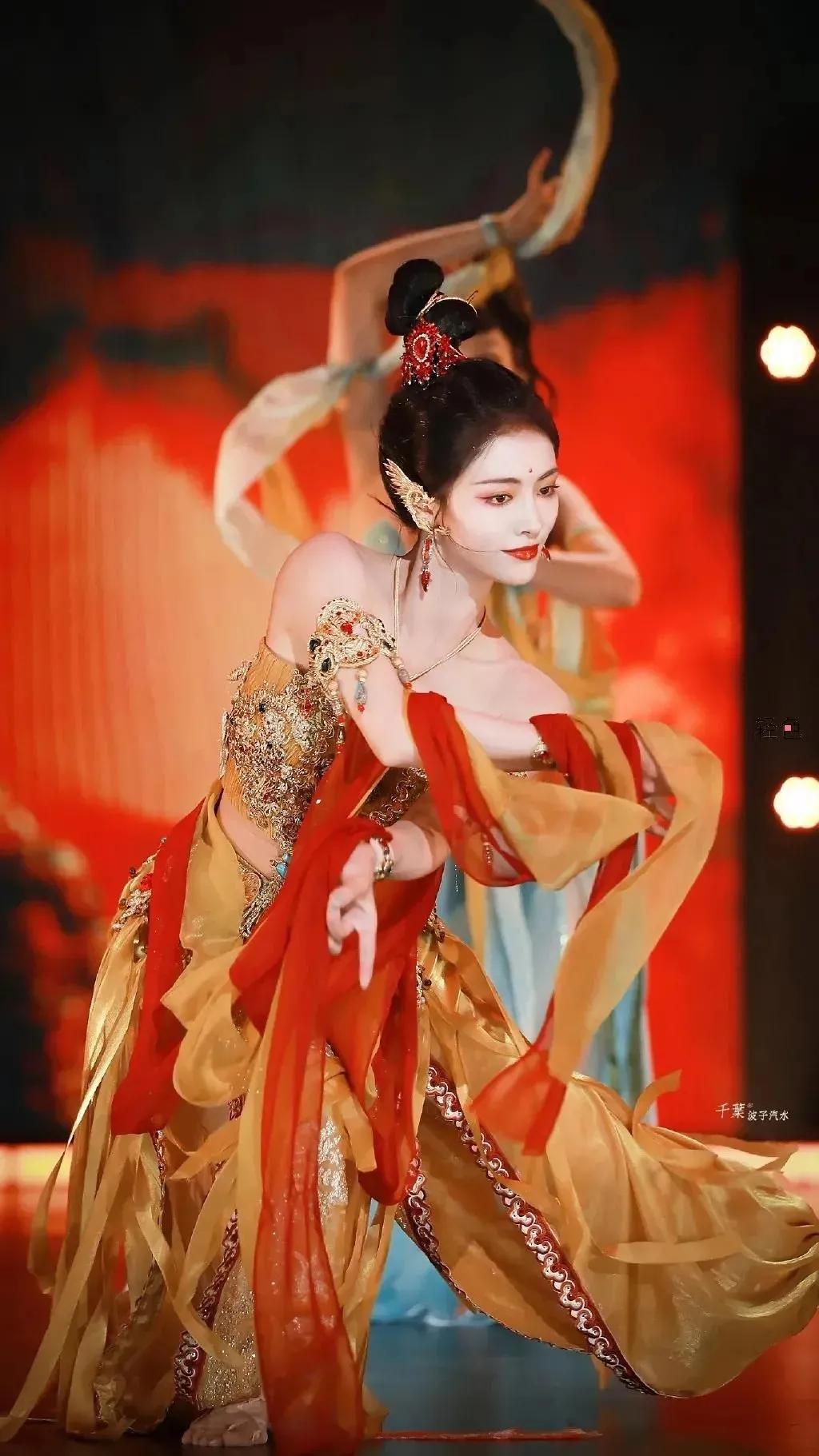 金碧辉煌还是金璧辉煌,金碧辉煌的装修风格