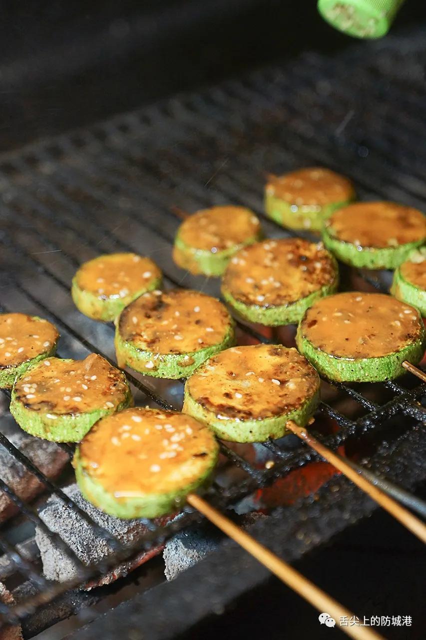 老板娘，生牛五成熟，果酱刷多一点