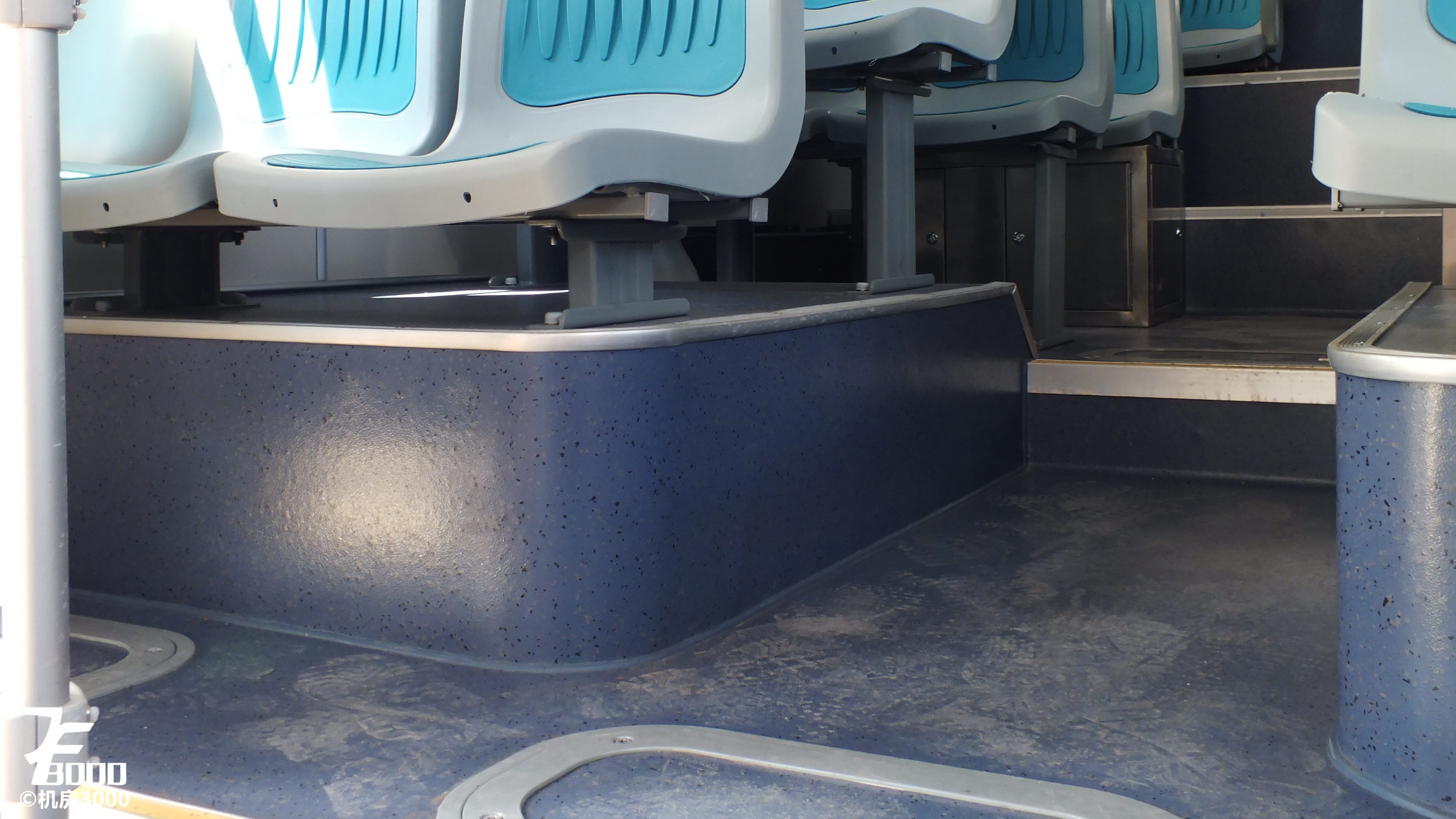 机房的渣评0西宁公交比亚迪BYD6100LEGV3