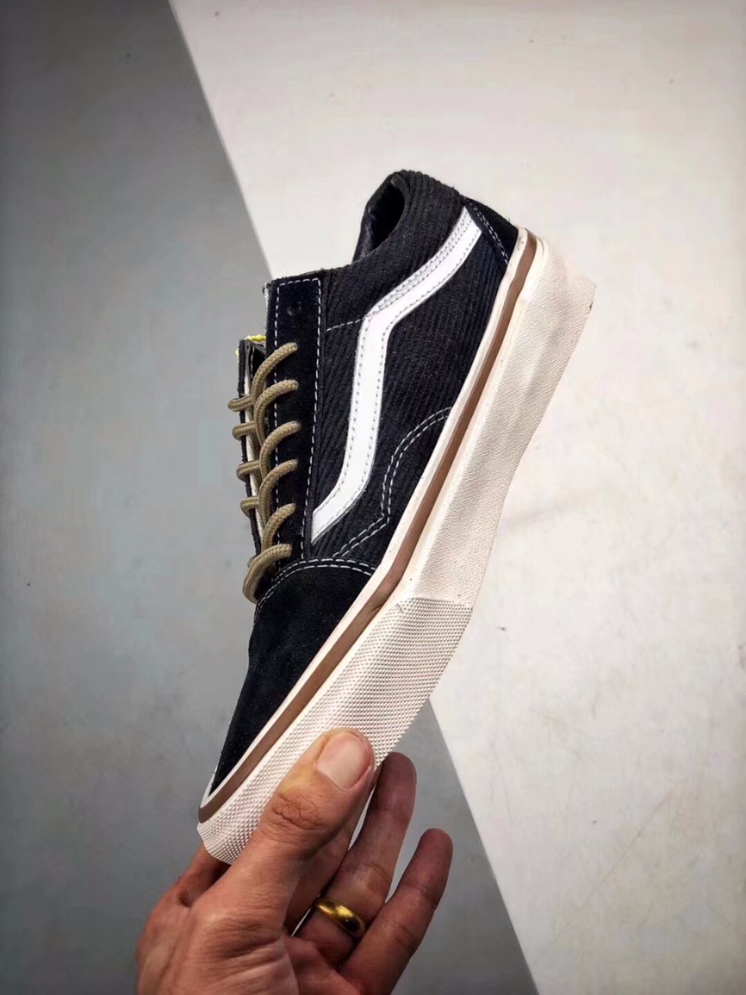 阿迪达斯龙鳞E5,阿迪贝壳头vs耐克aj