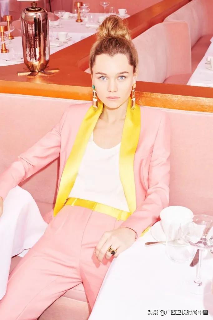 适合年轻人的职场穿搭,职场穿搭尽显干练大气