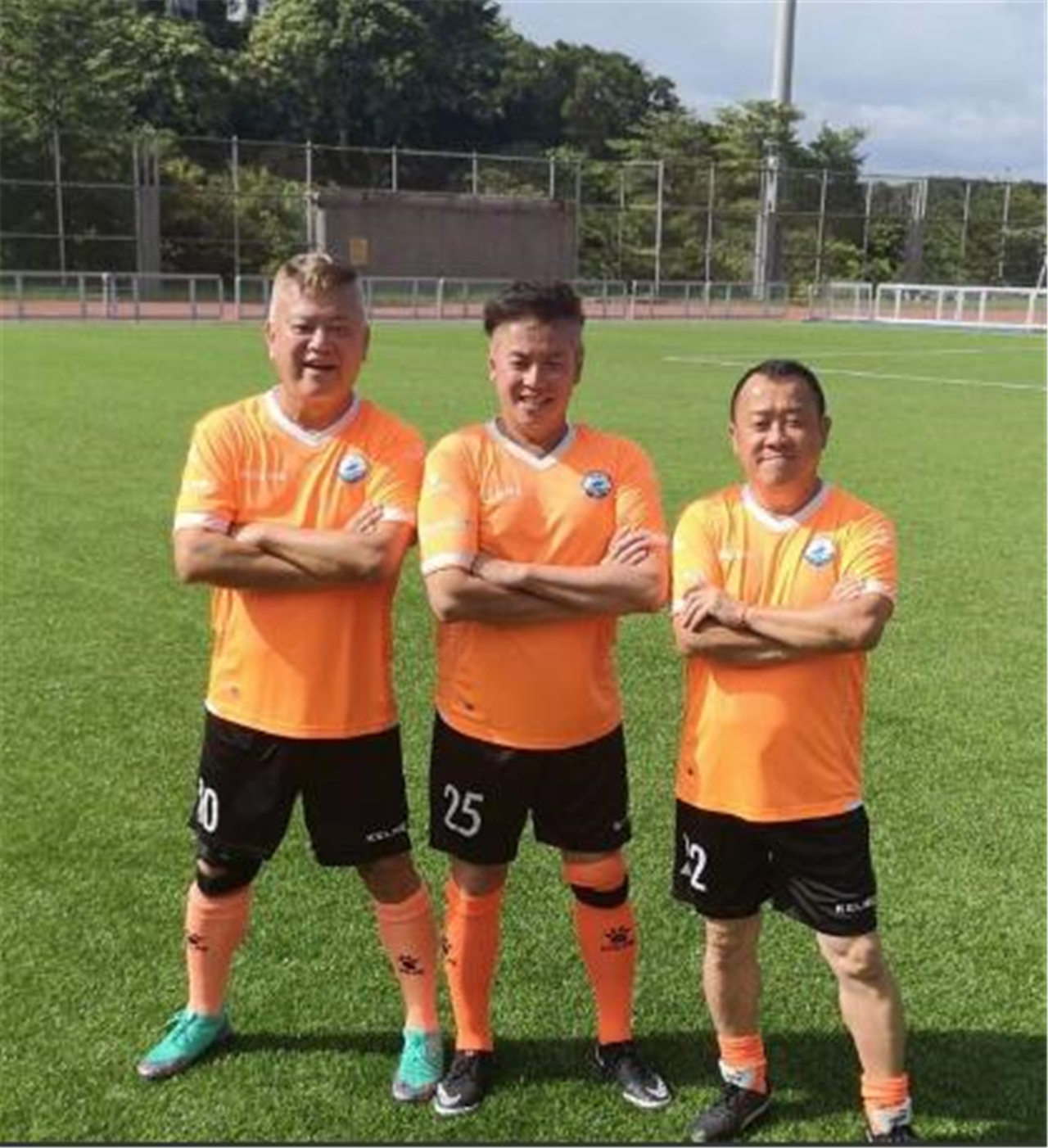 曾志伟亲生爸爸,曾志伟的爸爸和妈妈