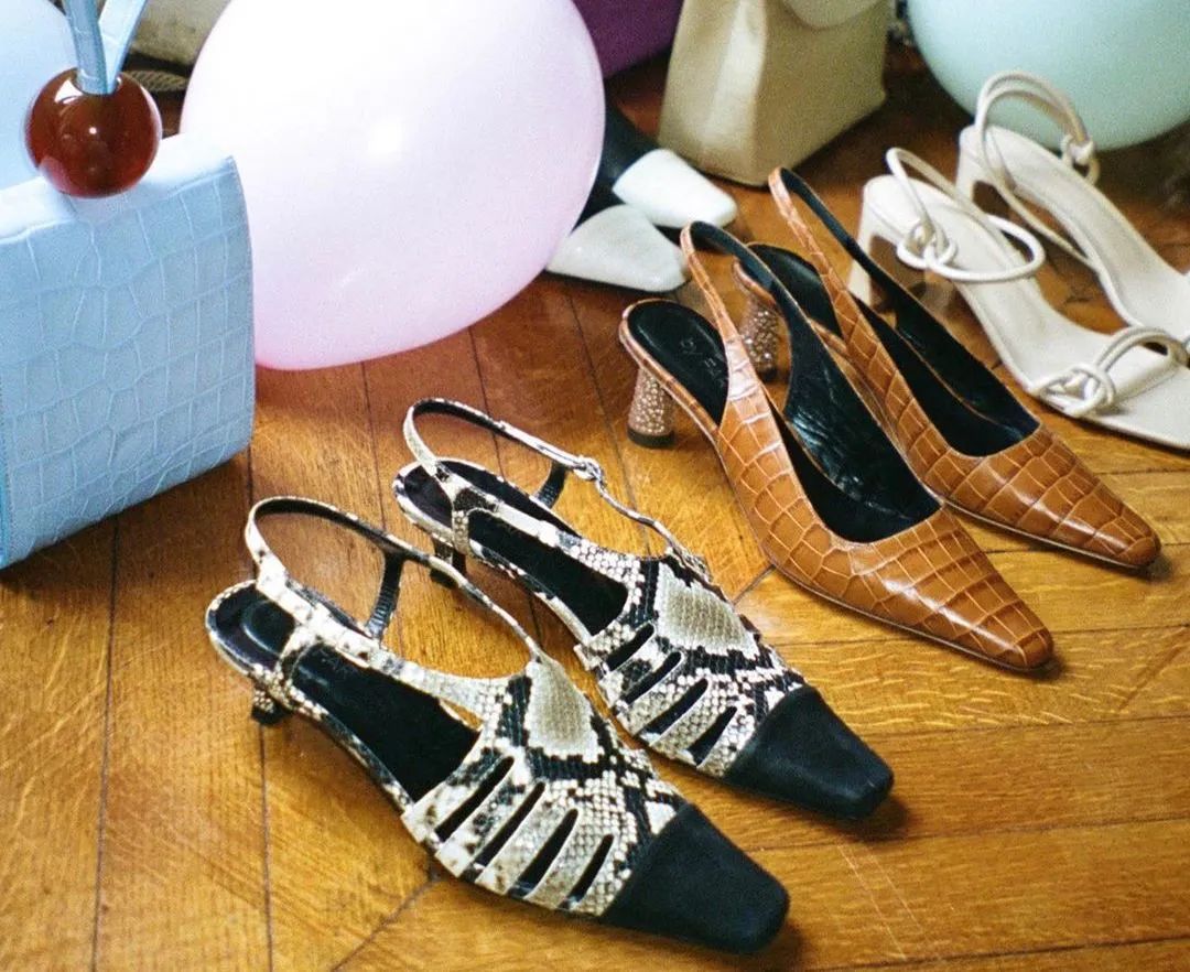 怎么穿尖头高跟鞋不磨脚,新高跟鞋后跟磨脚小妙招