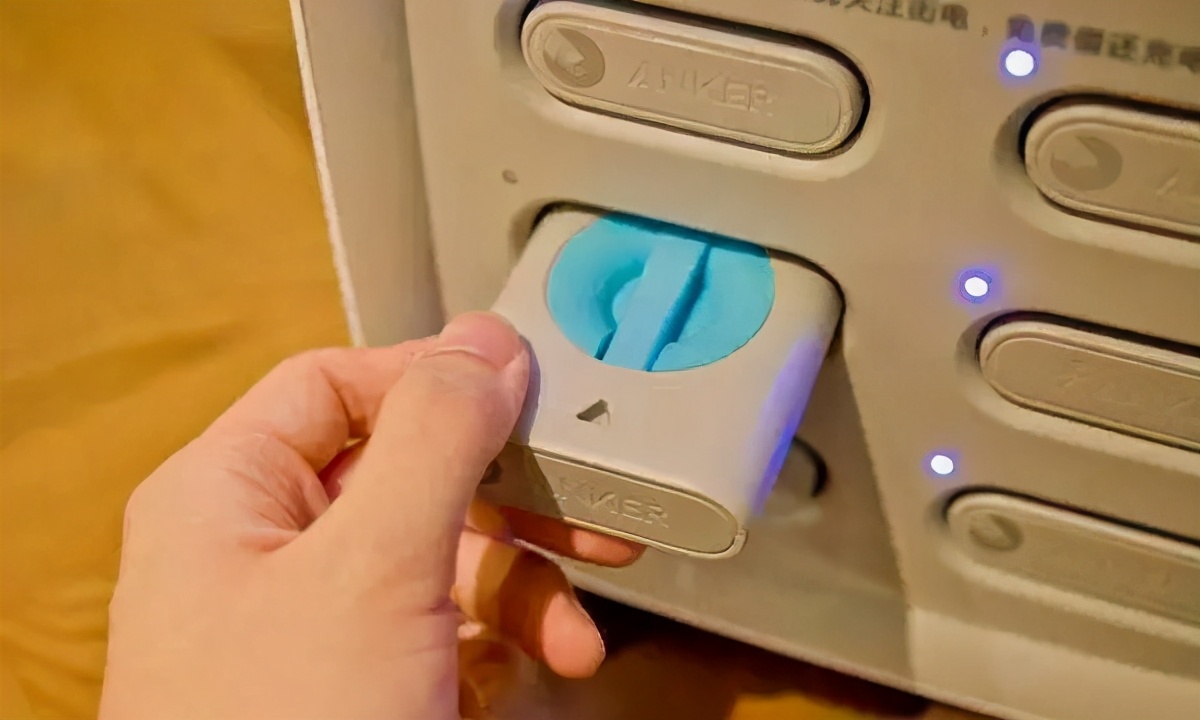 连上手机就能偷信息,共享充电宝涨价反而不安全了?