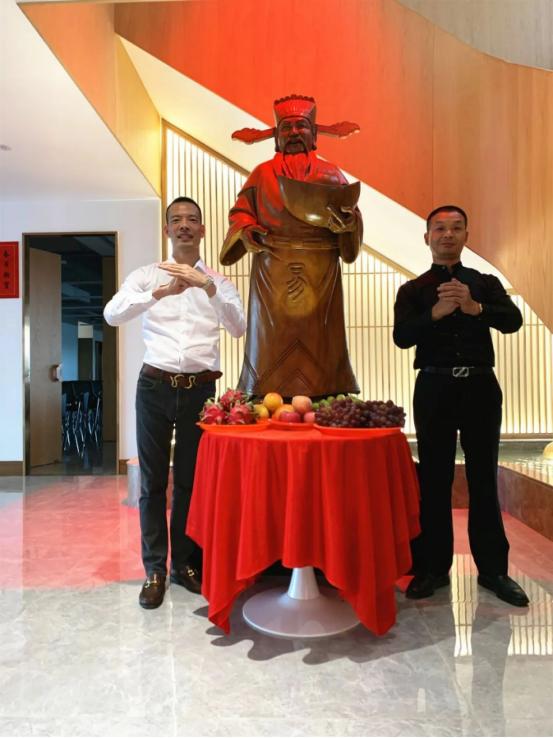 携手相伴16年平淡且幸福,携手同行共助成长心得