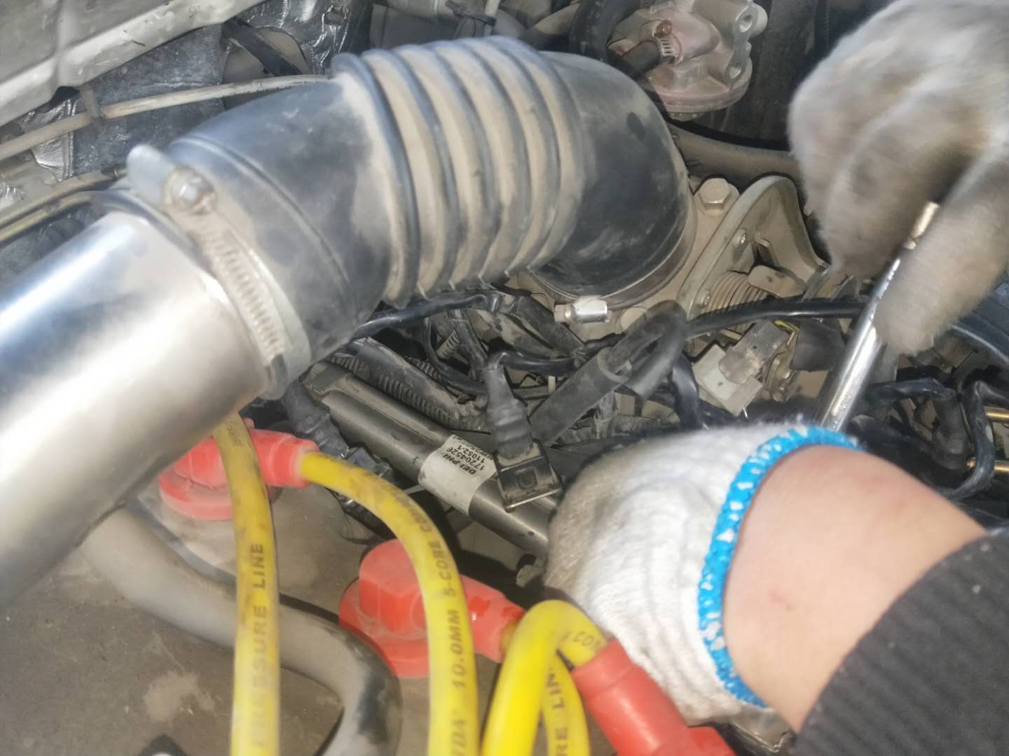 发动机怠速抖动的原因及解决办法,发动机怠速抖动最简单的解决方法