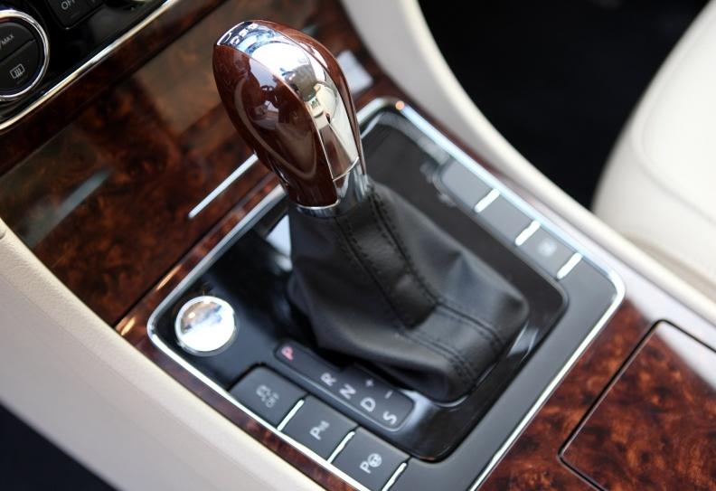 大众帕萨特1.8t最高配内饰,大众帕萨特330星空次顶配内饰