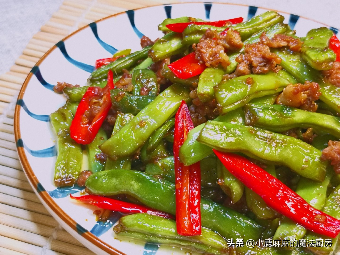 少油干煸四季豆炒盐菜的做法,超好吃的干煸四季豆不焯水不过油