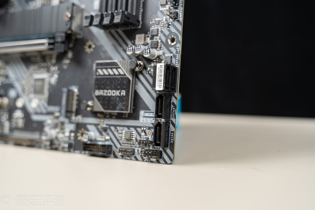 不以电感数量，论供电能力好坏、微星B460M火箭炮主板评测