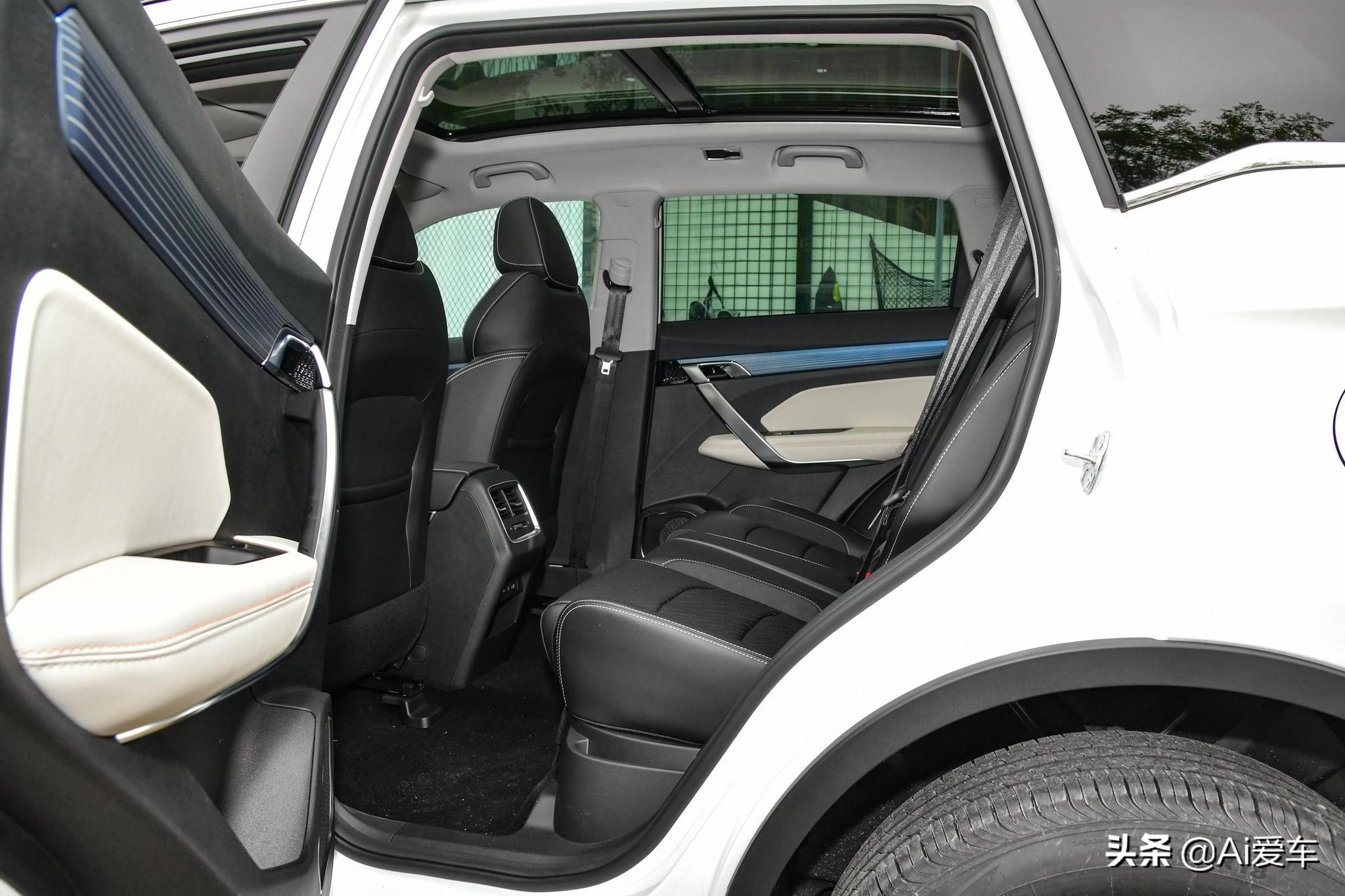 2020款吉利博越1.8t自动suv落地价,省油空间大动力足价格便宜的suv