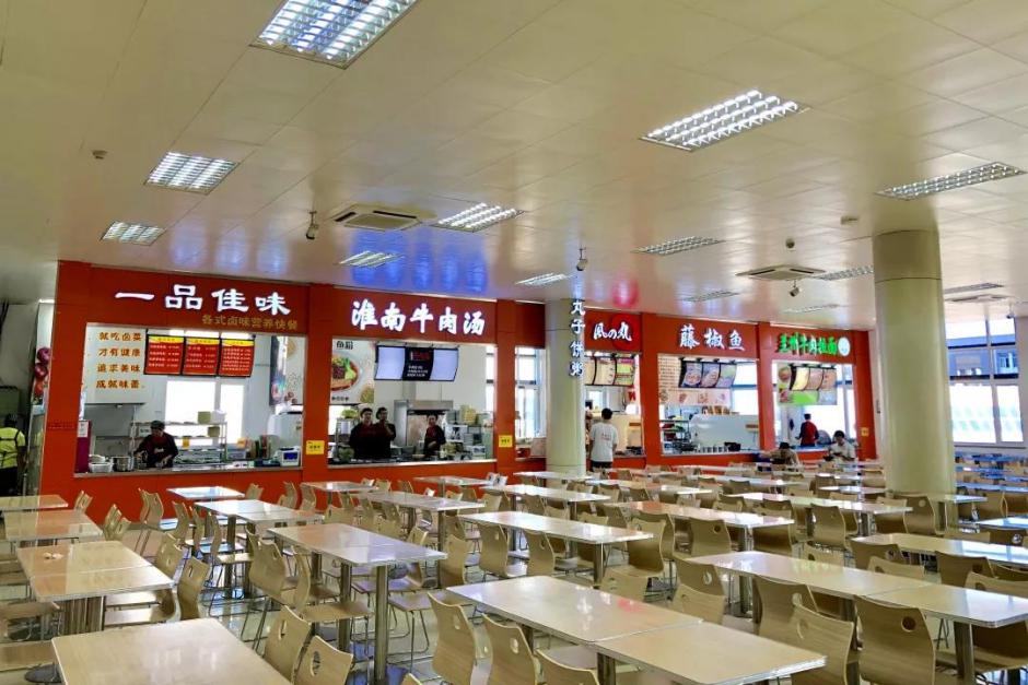 华北超豪华大学：宿舍空调暖气、阳台一应俱全，还坐拥6大网红餐厅！