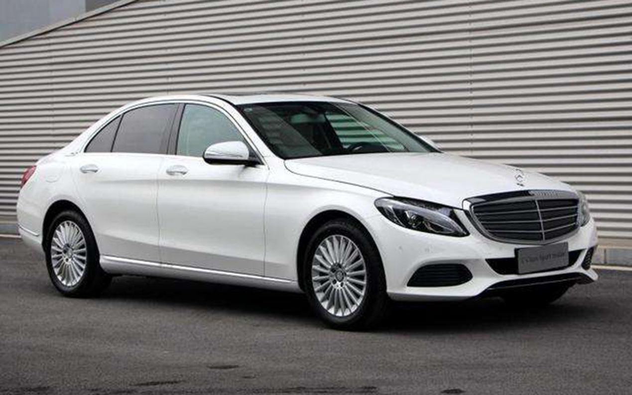 奔驰c级现在值得买吗还是等新款,奔驰c级能买到以前的老款吗