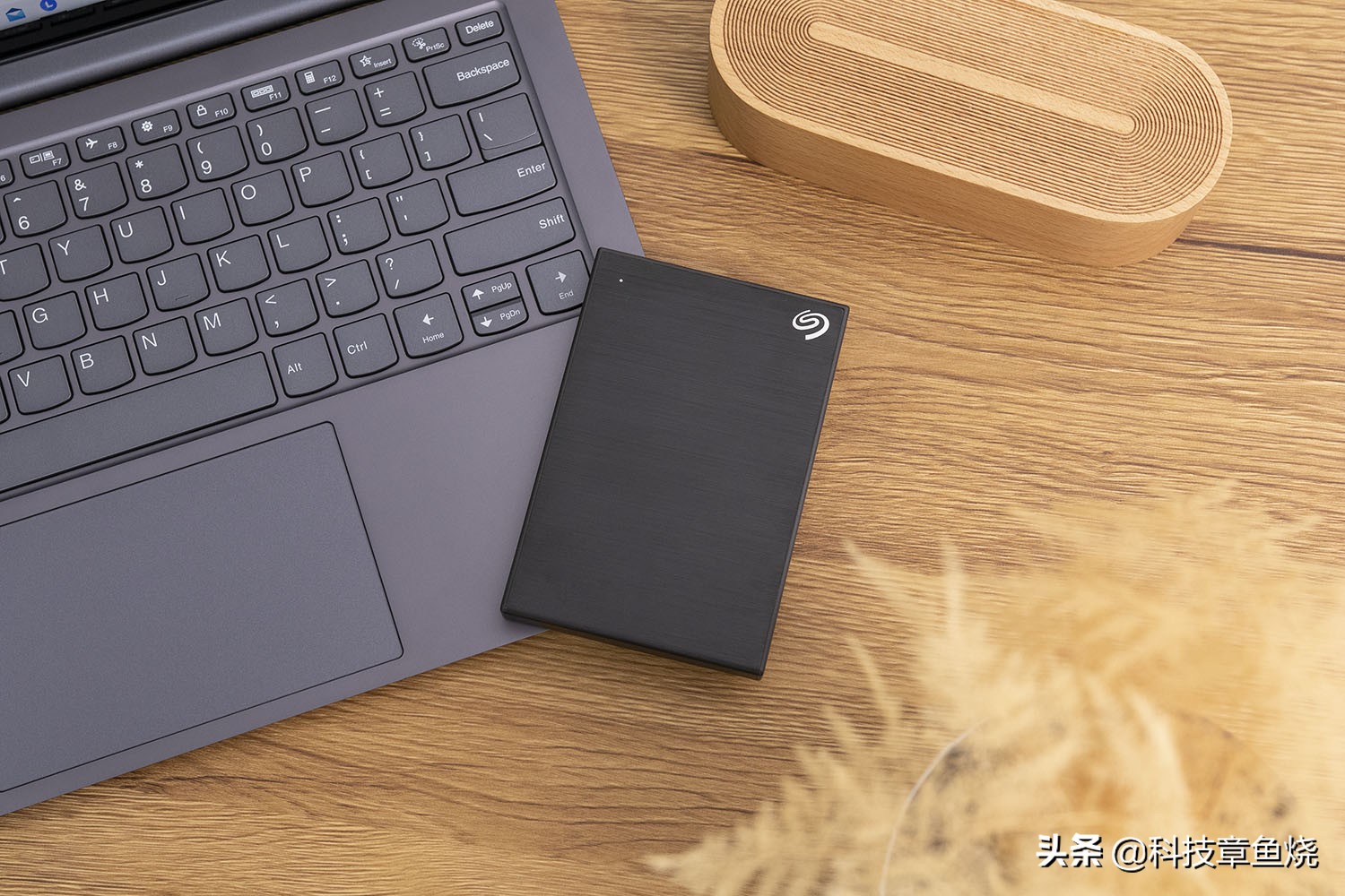 简单实用的移动硬盘,用起来最简单的移动硬盘