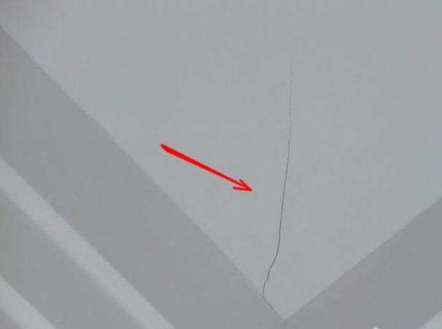 石膏板吊顶品种生态木,吊顶真的过时了这样做省钱又好看