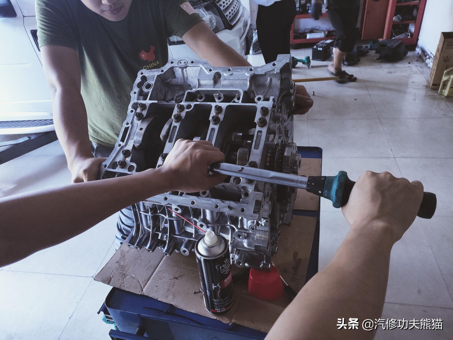 新款大众途锐烧机油吗,百万豪车为什么还烧机油