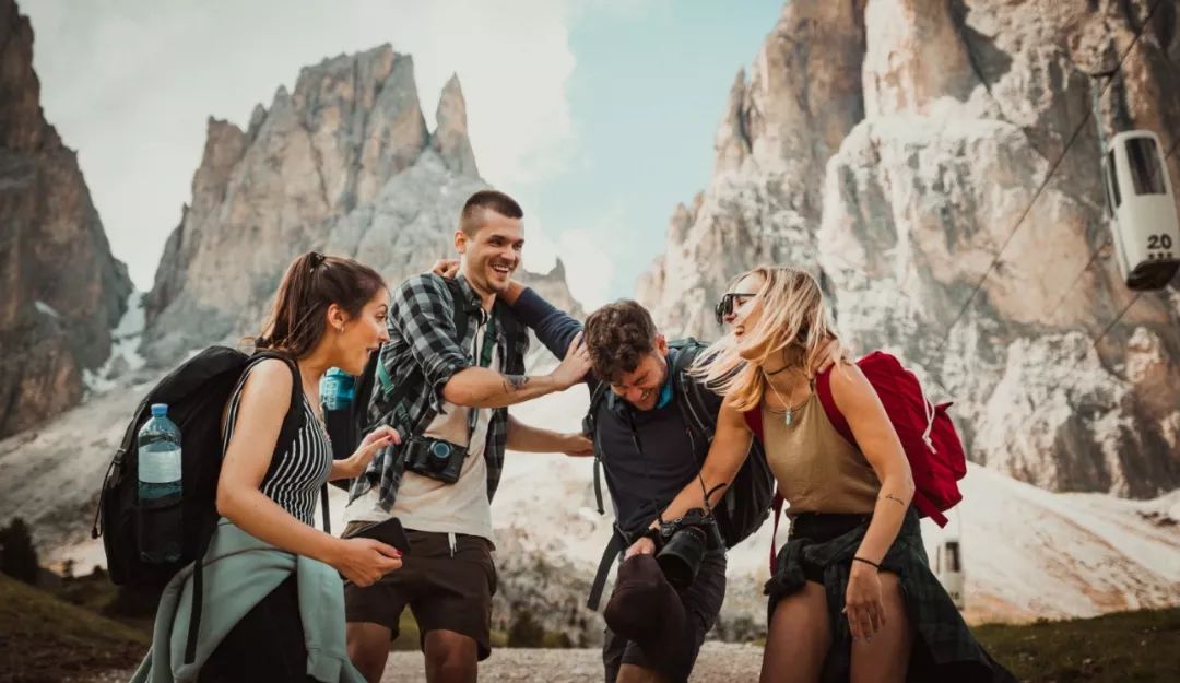 闺蜜的最高境界就是各忙各的,闺蜜的最高境界就是心神合一