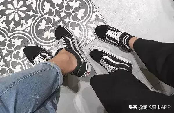 阿迪情侣鞋哪款比较好,耐克情侣鞋哪一款最适合