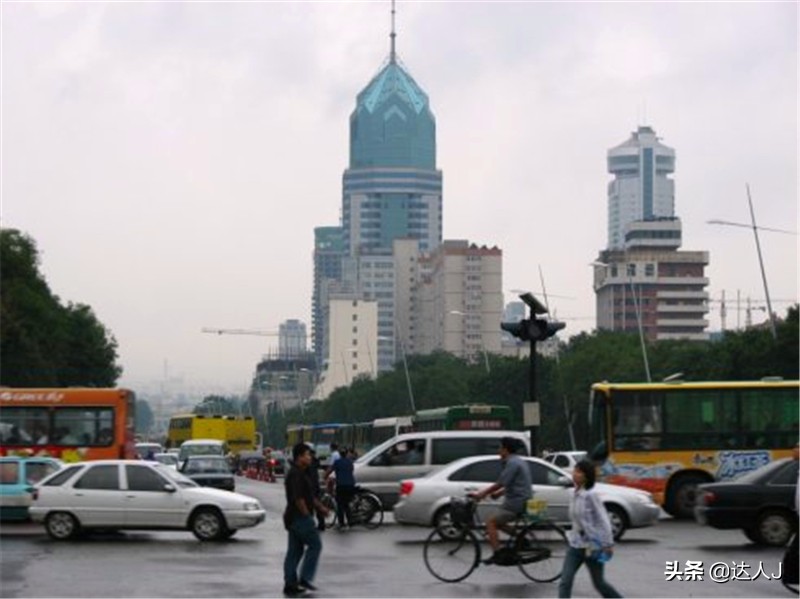 跟着小天才继续出门采购,跟着小天玩游戏