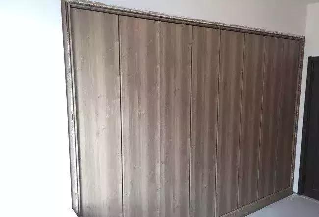 床头柜和衣柜一体设计非常鸡肋,床头柜衣柜一体太鸡肋