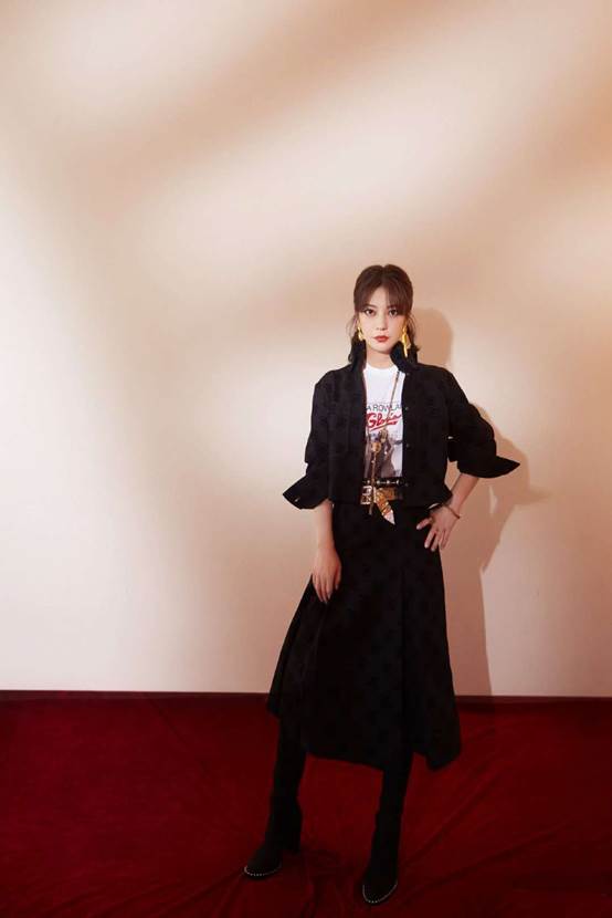 赵薇连帽卫衣穿搭,赵薇机场穿搭真时髦