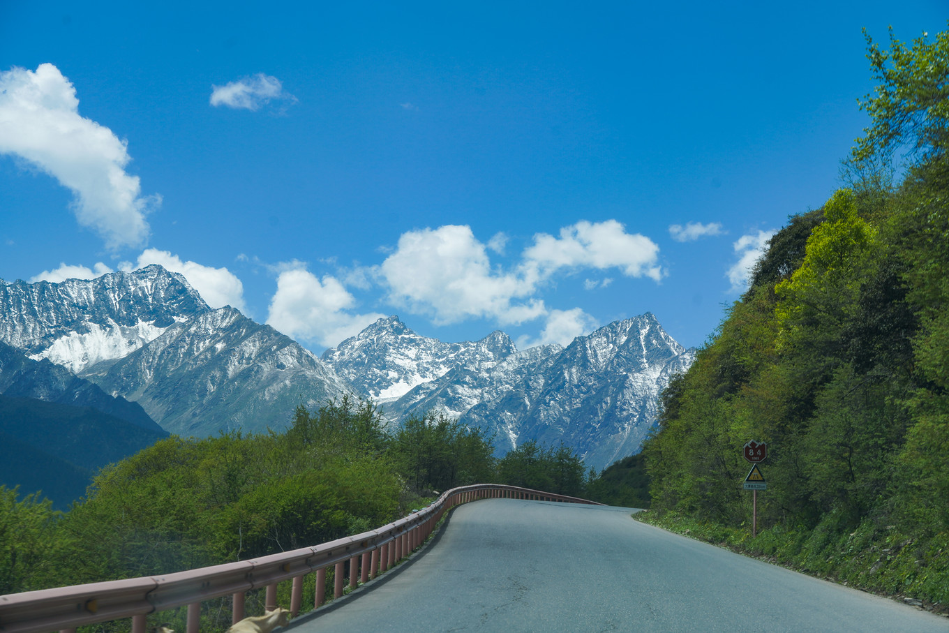 距离成都最近的户外天堂，这里比瑞士、阿尔卑斯还美