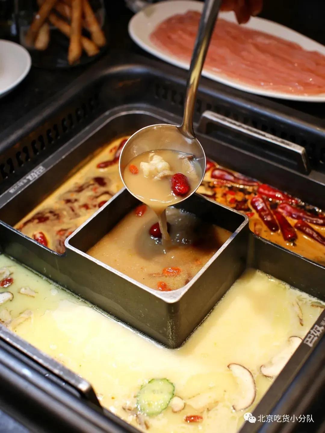 火锅界的排队王最多能排到986桌,火锅排队王