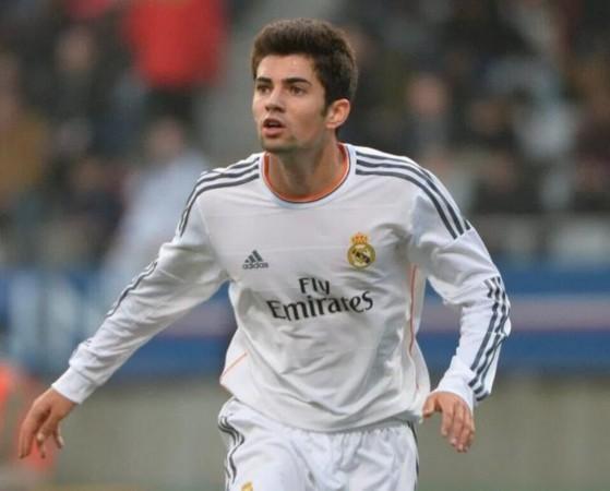 齐达内人球合一,齐达内控球能力出神入化