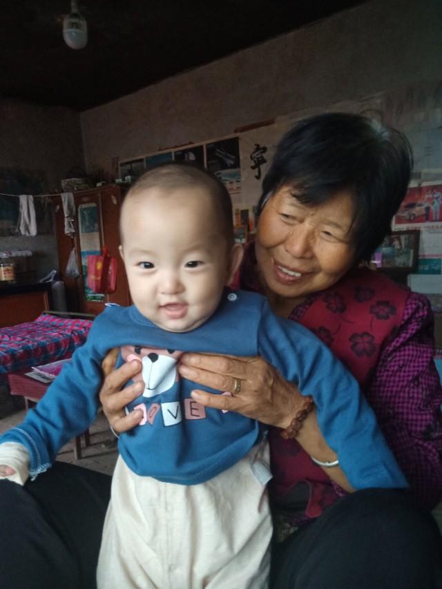 七个月的宝宝连续低烧,七个月宝宝反复发低烧不退拉肚子