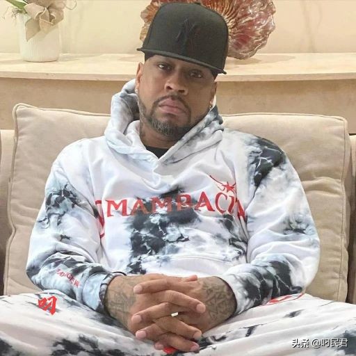 科比和科嫂球衣退役,科比与nike解约具体时间