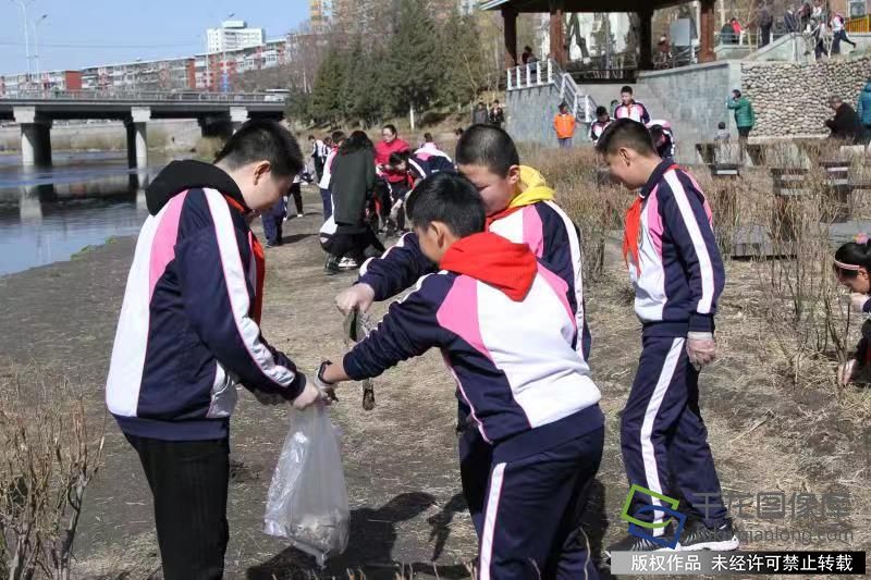 学雷锋在行动小学生活动,北京学雷锋日慰问活动